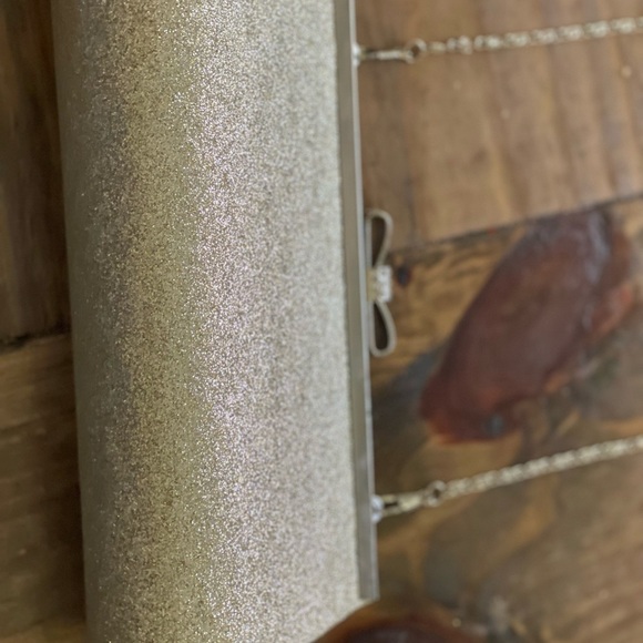 Elegant Silver Clutch with Chain Strap - Picture 2 of 6